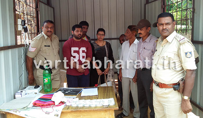 ದಾಖಲೆ ಇಲ್ಲದೆ  5.50 ಲಕ್ಷ ರೂ. ಸಾಗಣೆ: ಕಾರು ಸಹಿತ ದಂಪತಿ ವಶಕ್ಕೆ